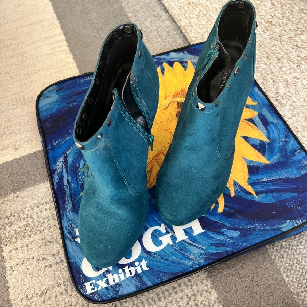 Stylish ankle boots good condition